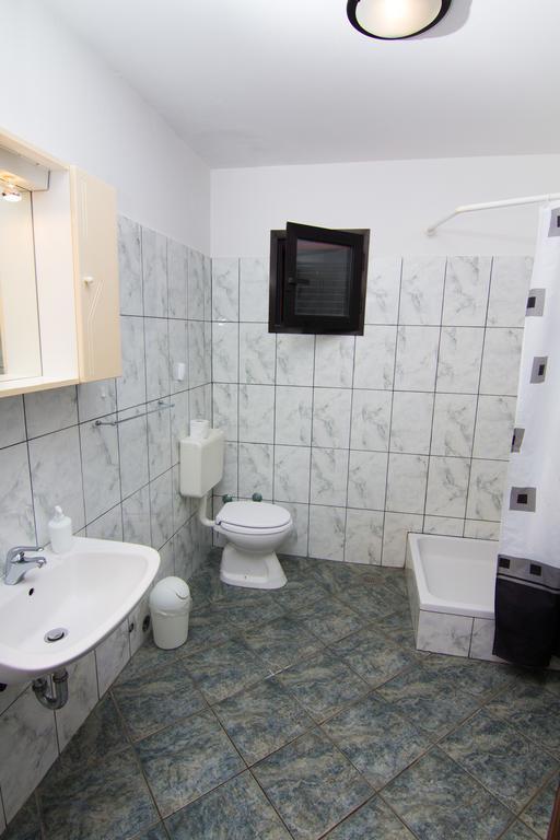 Apartmani Zuzic Krk Town Pokoj fotografie