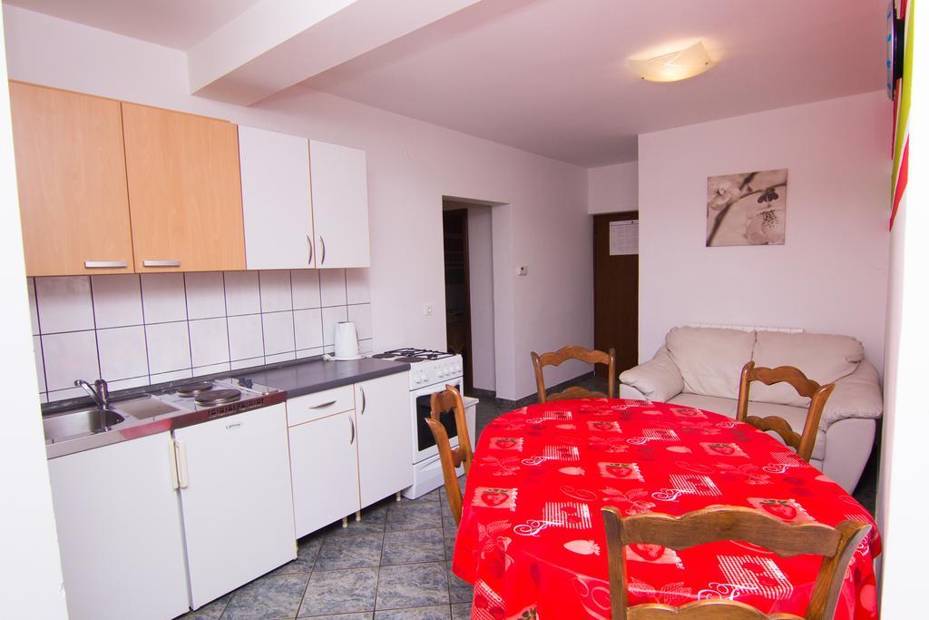 Apartmani Zuzic Krk Town Pokoj fotografie
