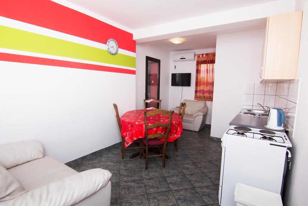 Apartmani Zuzic Krk Town Pokoj fotografie