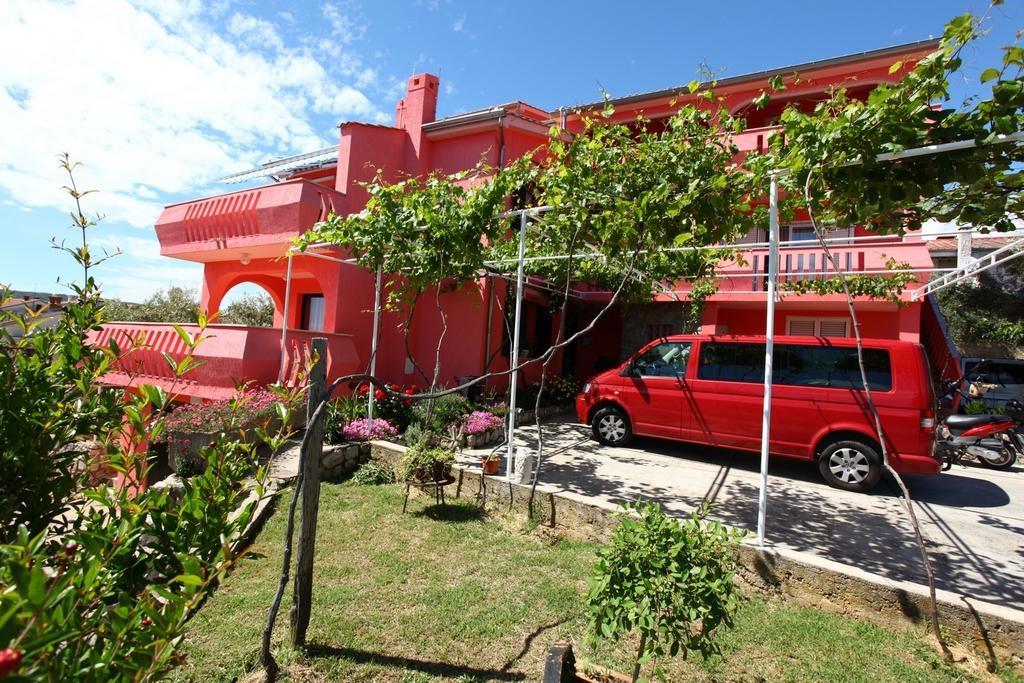 Apartmani Zuzic Krk Town Exteriér fotografie