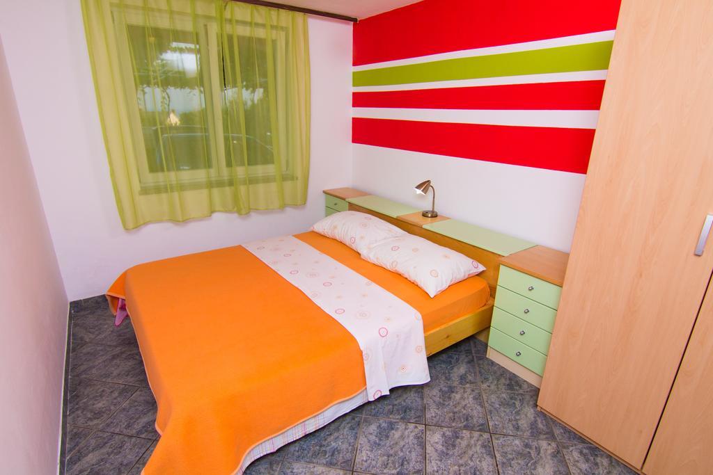 Apartmani Zuzic Krk Town Pokoj fotografie
