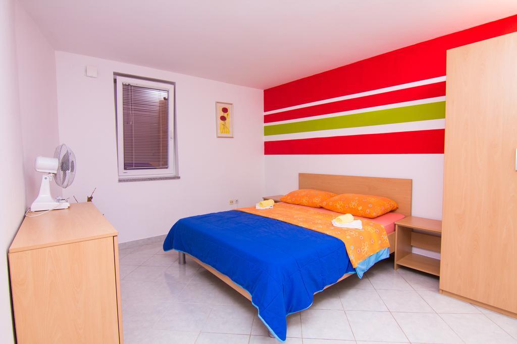 Apartmani Zuzic Krk Town Pokoj fotografie