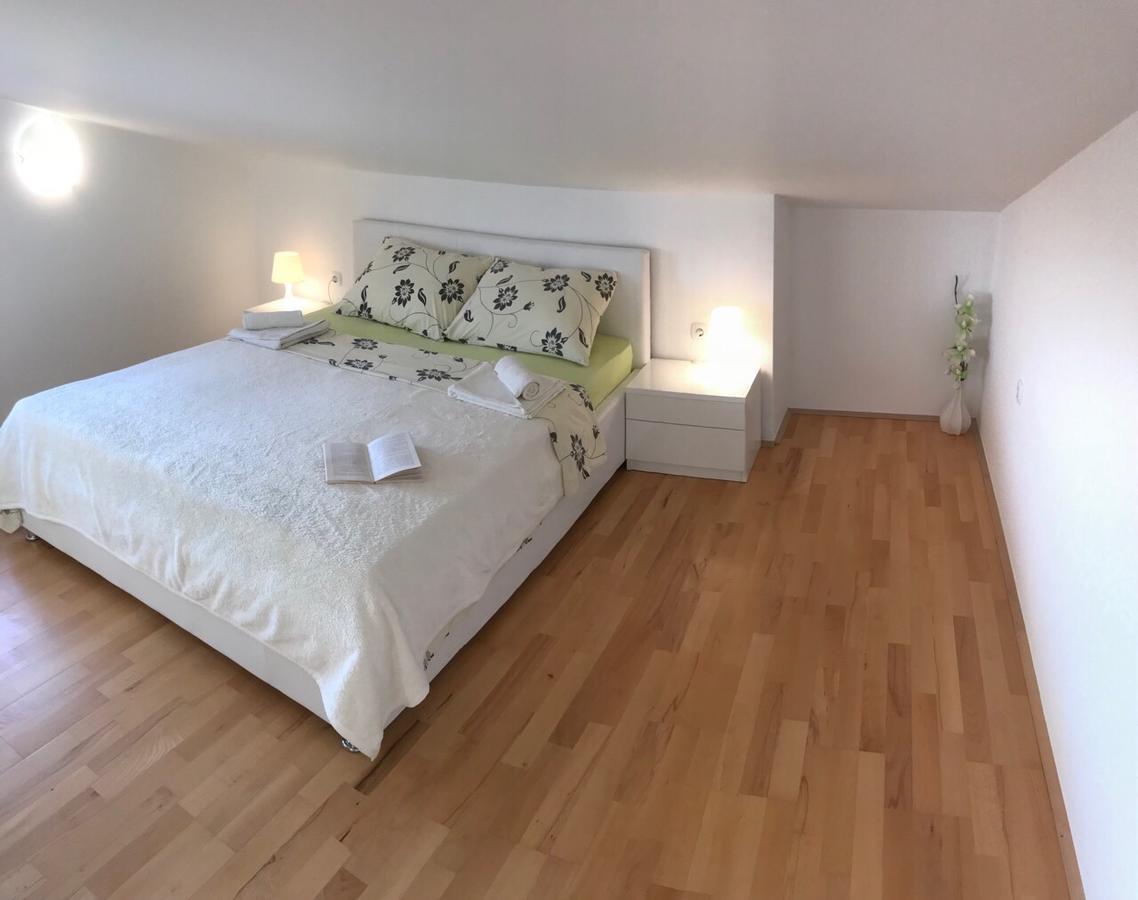 Apartmani Zuzic Krk Town Exteriér fotografie
