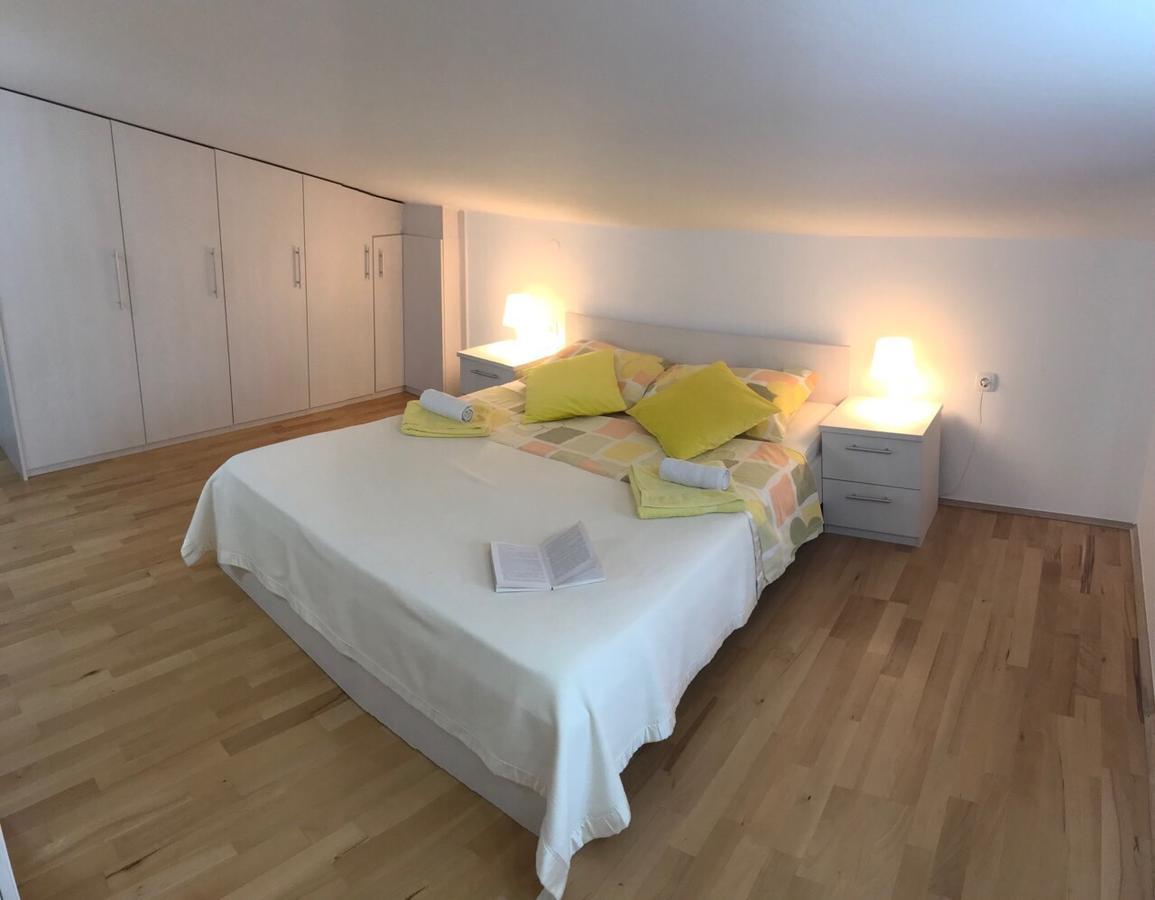 Apartmani Zuzic Krk Town Exteriér fotografie